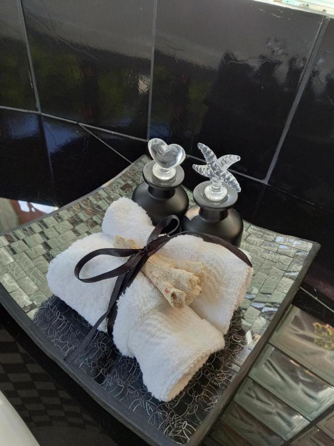 Luxury Suites Vila Indonesia Гаропаба Экстерьер фото