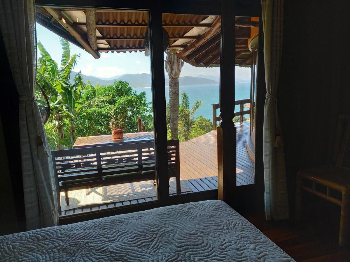 Luxury Suites Vila Indonesia Гаропаба Экстерьер фото