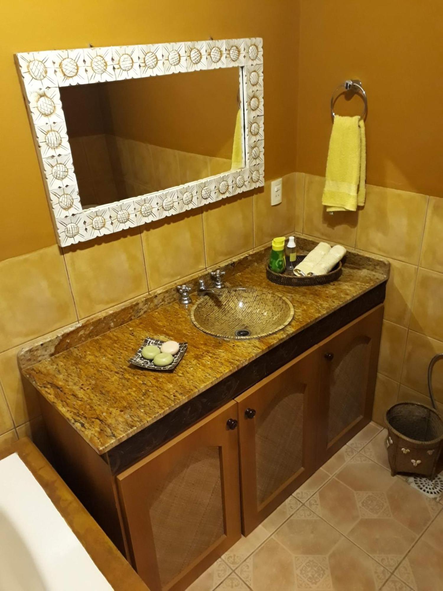 Luxury Suites Vila Indonesia Гаропаба Экстерьер фото