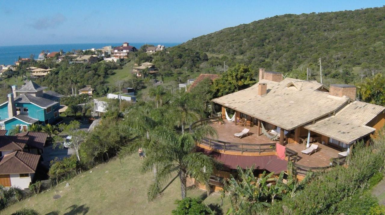 Luxury Suites Vila Indonesia Гаропаба Экстерьер фото