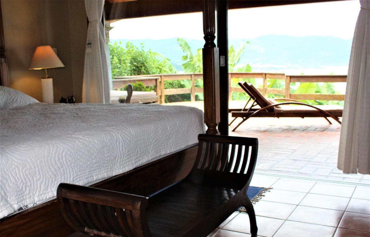 Luxury Suites Vila Indonesia Гаропаба Экстерьер фото