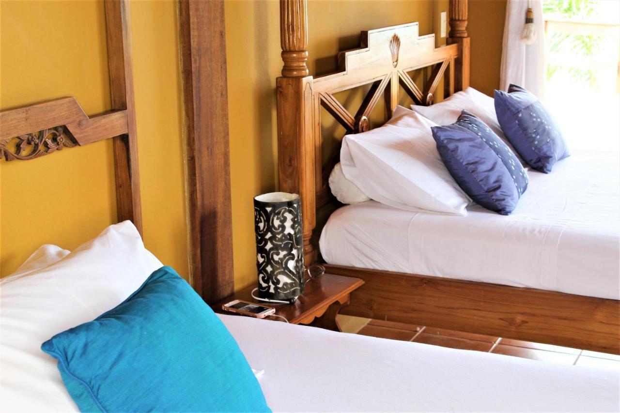 Luxury Suites Vila Indonesia Гаропаба Экстерьер фото