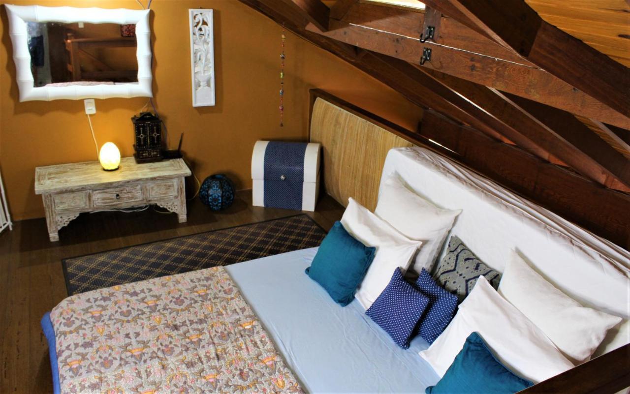 Luxury Suites Vila Indonesia Гаропаба Экстерьер фото